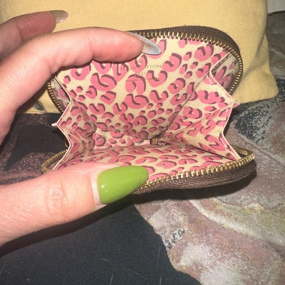 🎈SOLD🎈🦄Rare LV Monogram Leopard Coeur Heart Coin Purse Blanc Corail - Picture 6 of 13